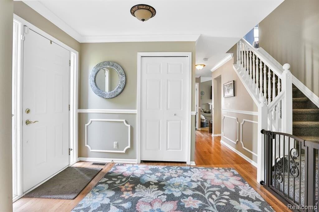3288 Hickory Dr - Photo 3 of 26