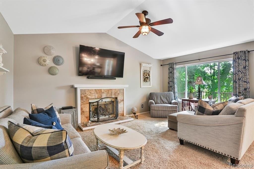 3288 Hickory Dr - Photo 6 of 26