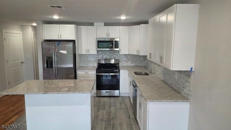 465 Hawthorne Ave #1 - Photo 5 of 28