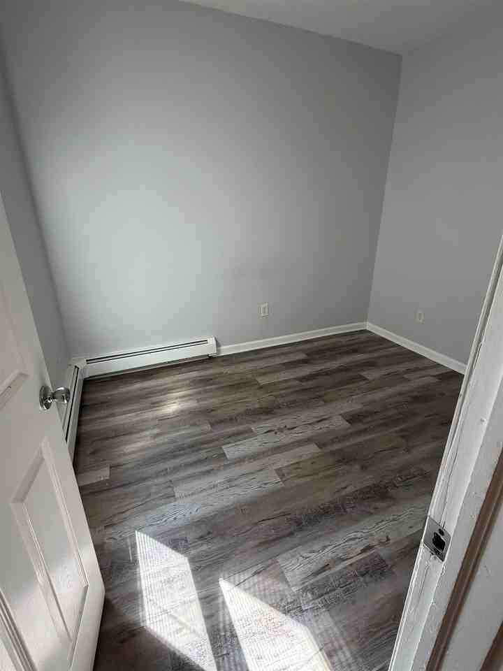 161 Zabriskie St #1G - Photo 4 of 21