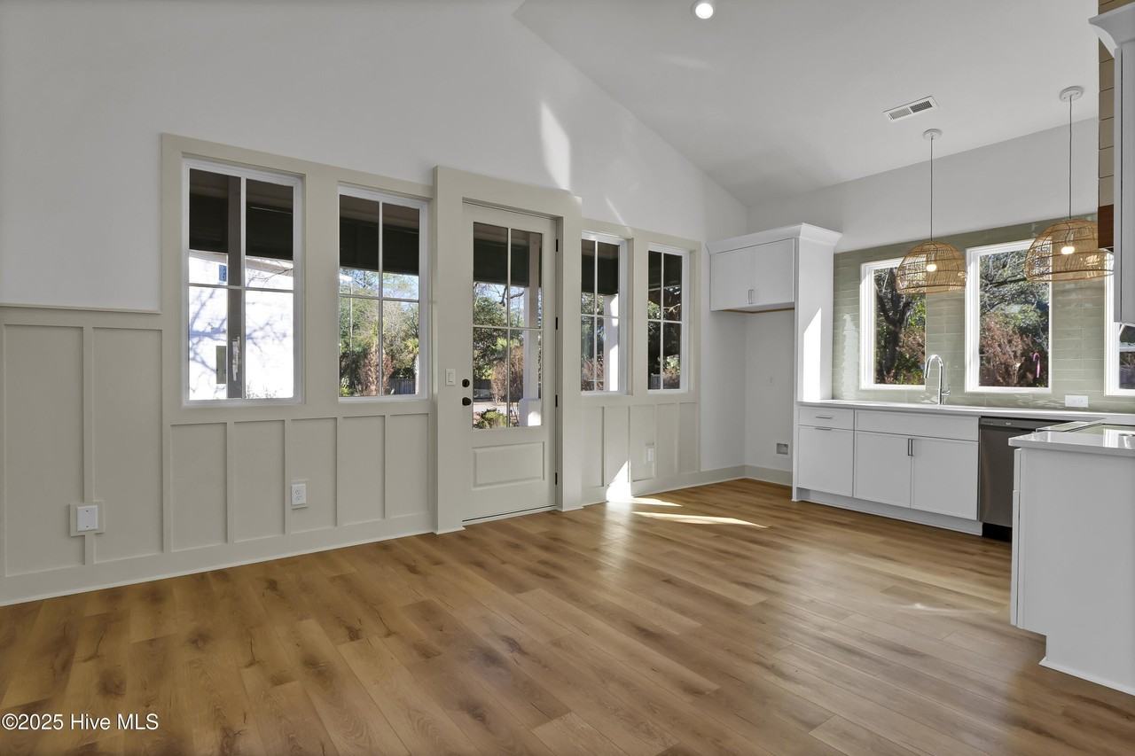 1102 Tree Canopy Way #A - Photo 4 of 10