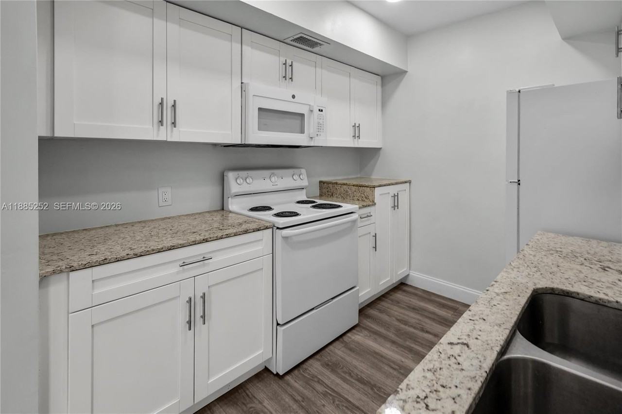 245 Ne 191st St #3014 - Photo 7 of 19