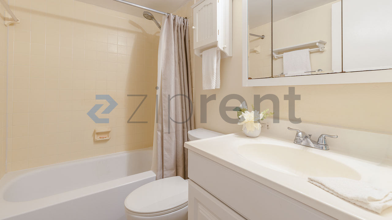 5755 Peregrine Ave - Photo 2 of 5