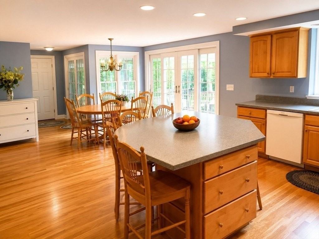 4 Lasallette Rd - Photo 5 of 25