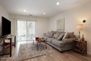 featured image of 1015 Wedgewood Cir #1015