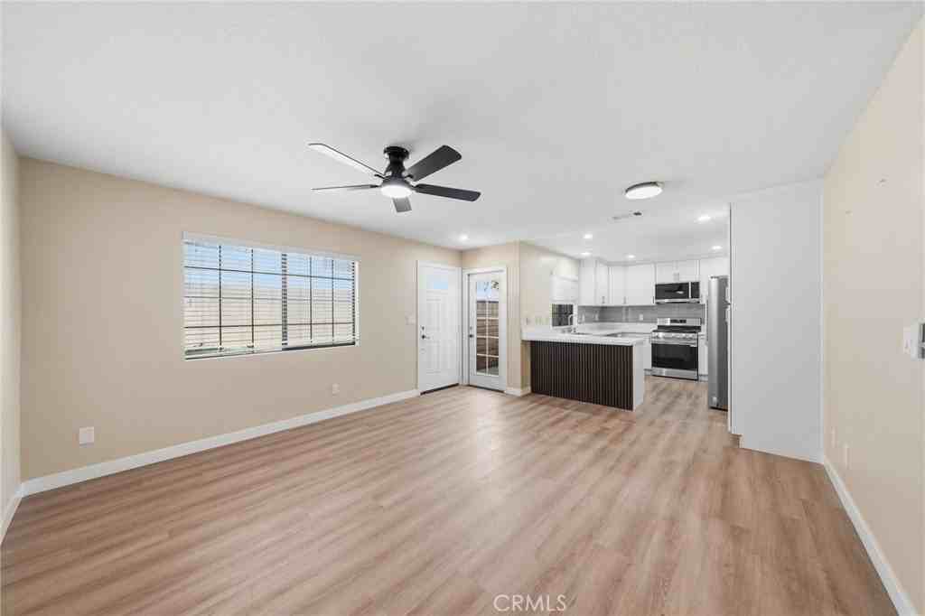222 S S Idaho Street #C - Photo 2 of 18