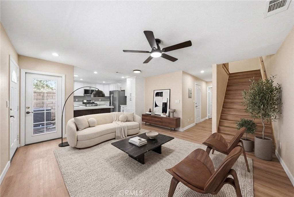 222 S S Idaho Street #C - Photo 4 of 18