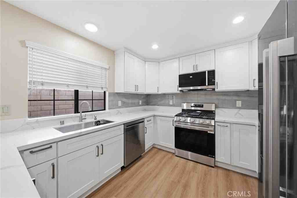 222 S S Idaho Street #C - Photo 6 of 18