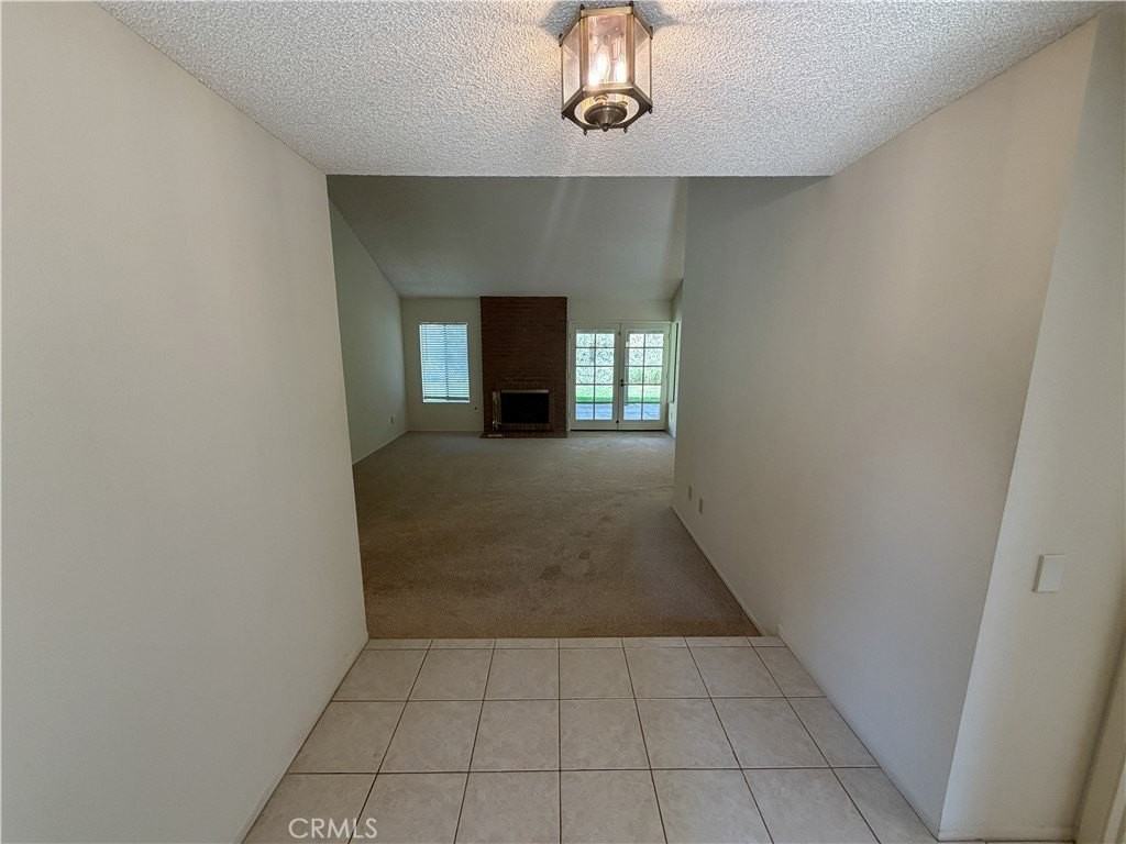 5731 E Crater Lake Ave - Photo 4 of 37