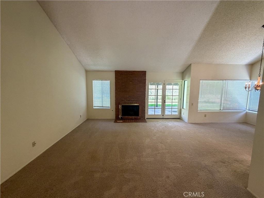5731 E Crater Lake Ave - Photo 6 of 37