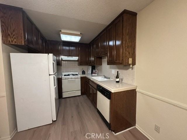 5217 Satsuma Ave #4 - Photo 6 of 14