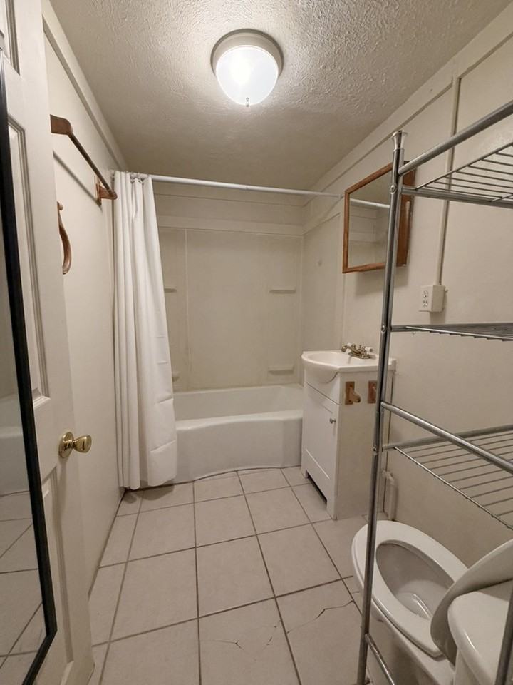 37 Biggs Lane - Photo 7 of 20