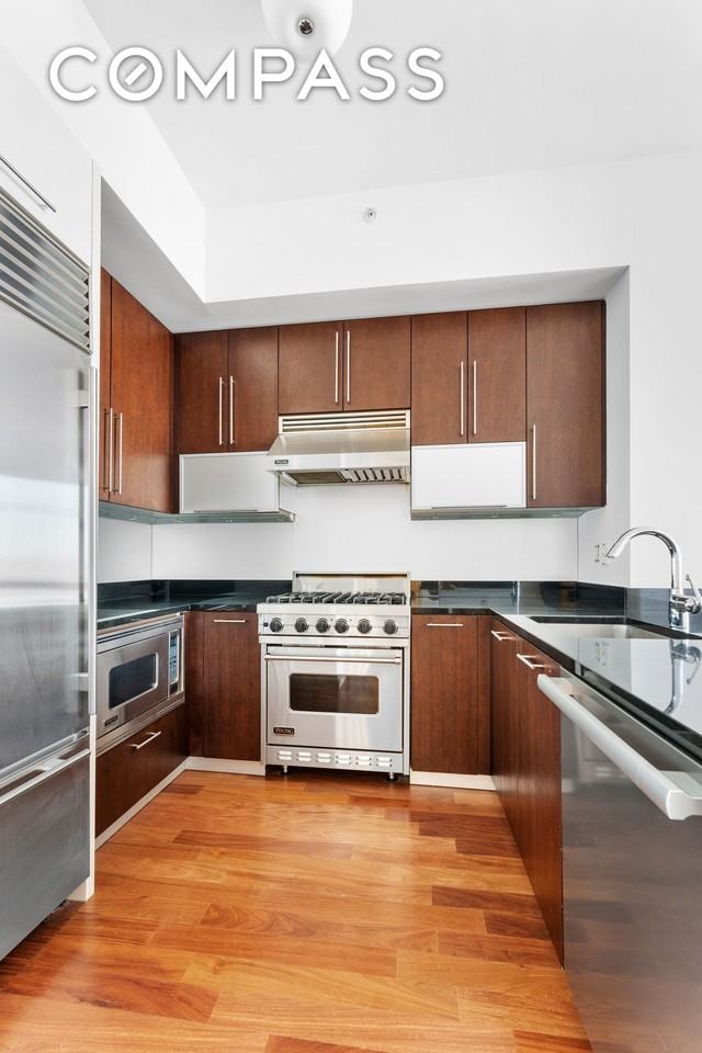 100 Jay St #32B - Photo 4 of 10