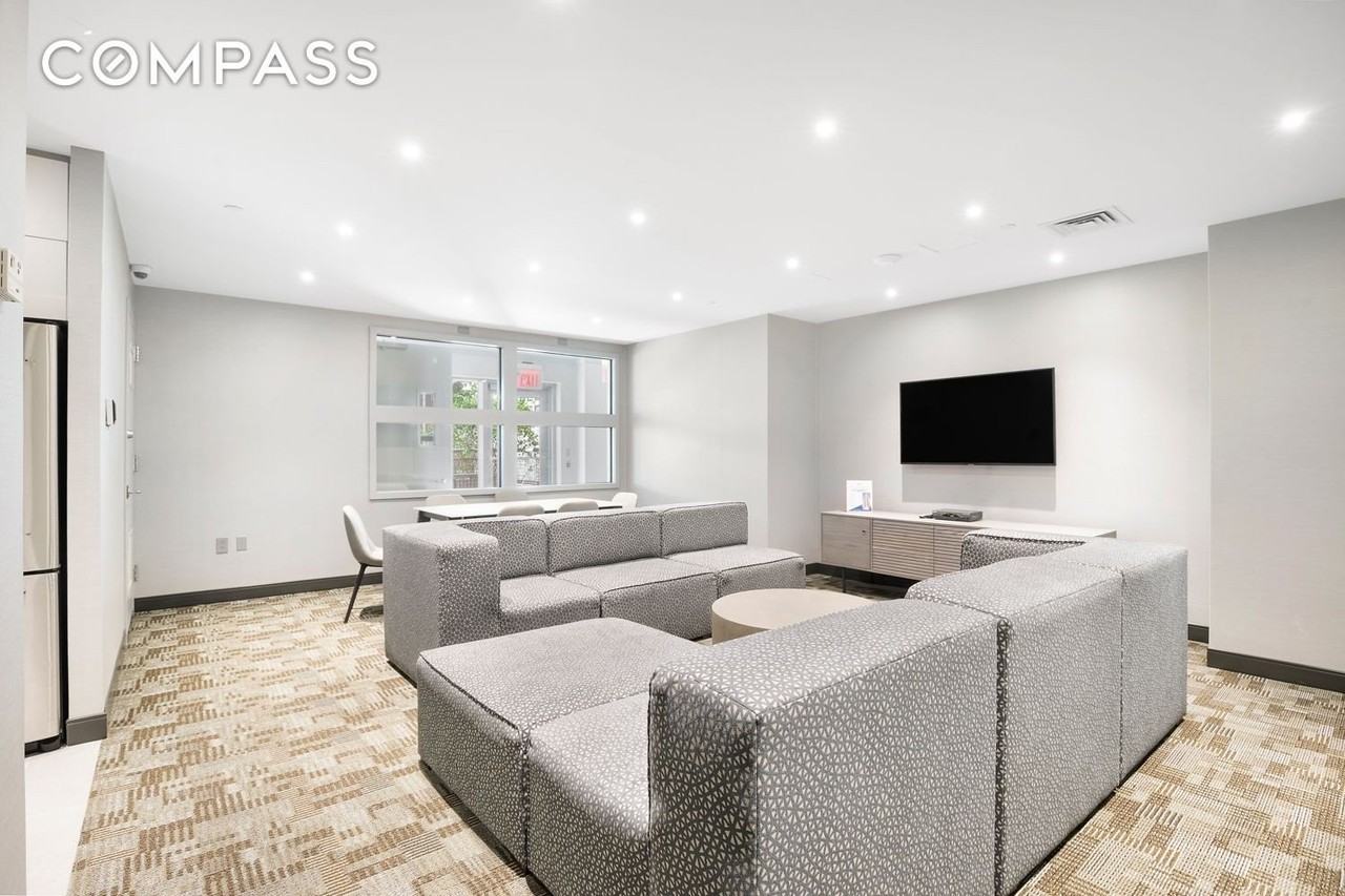 100 Jay St #32B - Photo 7 of 10