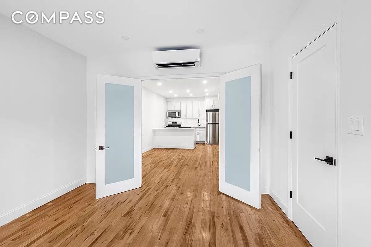 1097 Park Pl #1 - Photo 2 of 8