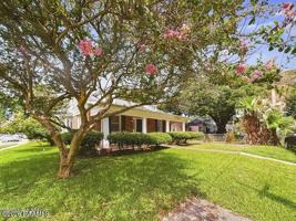 featured image of 903 Myrtle Pl
