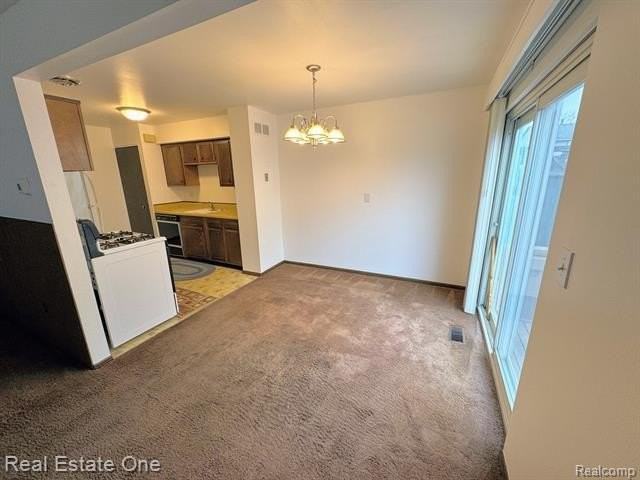 16 Greenwoode Ln - Photo 4 of 20