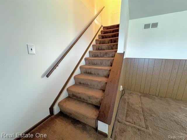 16 Greenwoode Ln - Photo 7 of 20