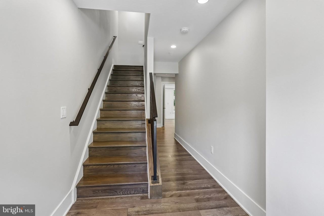 5342 Merriam St - Photo 3 of 35