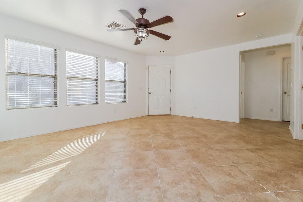40084 W Catherine Dr - Photo 5 of 16