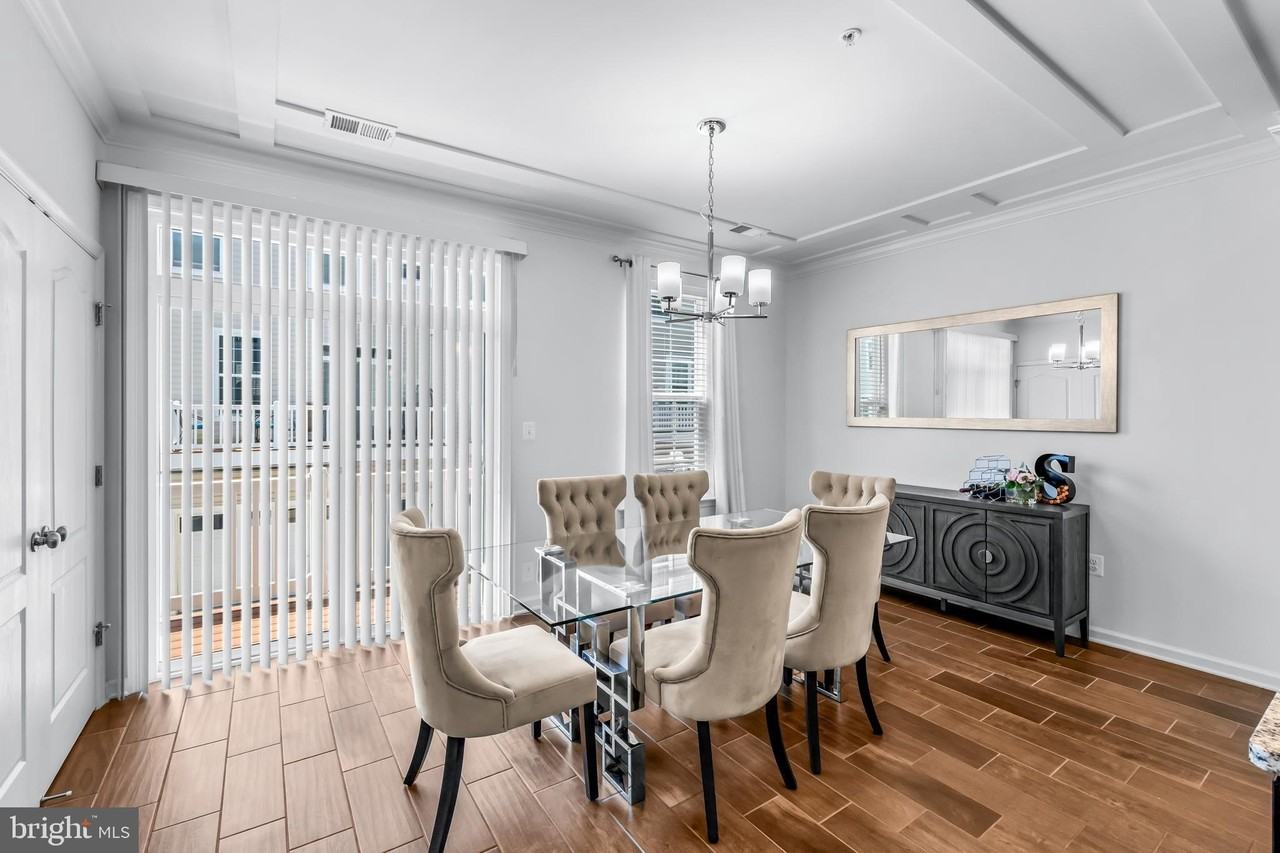 10625 Meridian Hill Way - Photo 6 of 23
