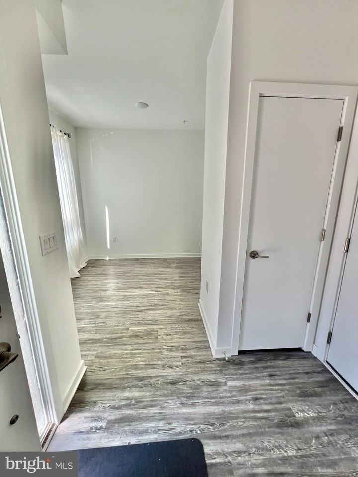 3103 Beachview Ln - Photo 3 of 50