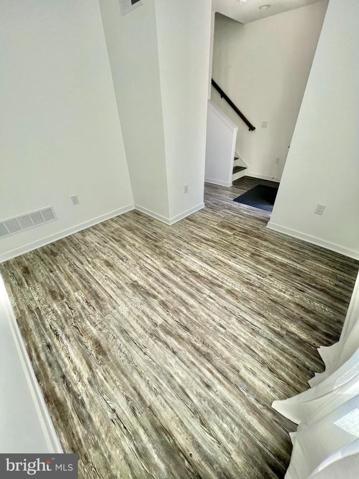 3103 Beachview Ln - Photo 5 of 50