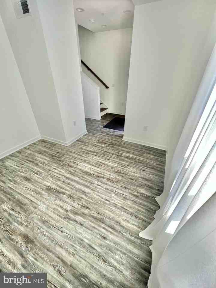 3103 Beachview Ln - Photo 6 of 50