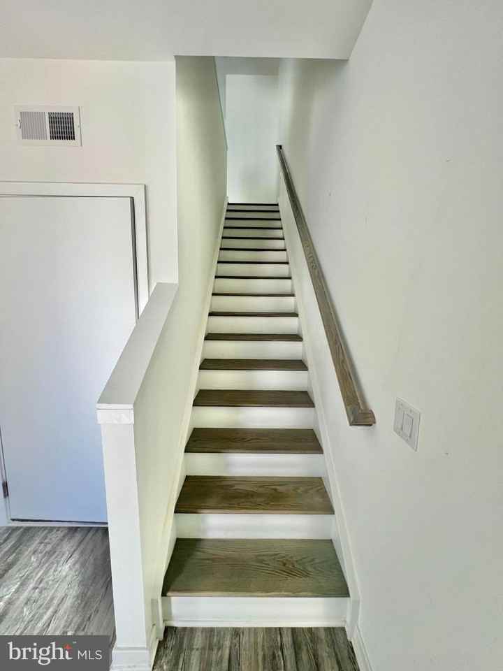3103 Beachview Ln - Photo 7 of 50