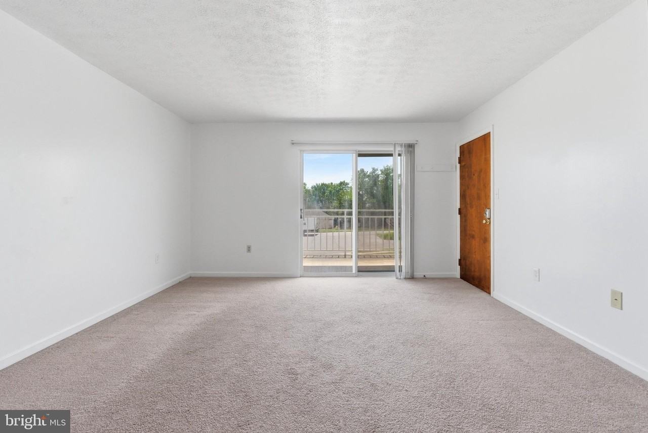 820 Locust St #5 - Photo 4 of 20