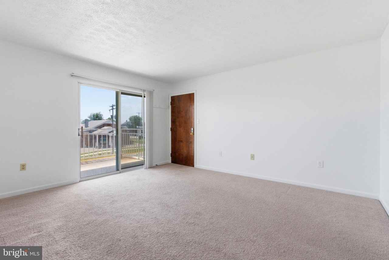 820 Locust St #5 - Photo 5 of 20