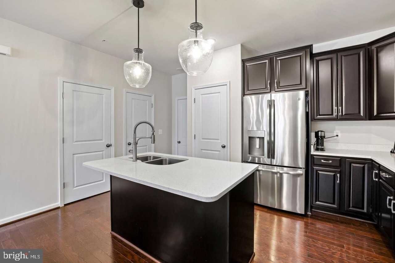 1102 Ribbon Limestone Ter Se - Photo 6 of 26