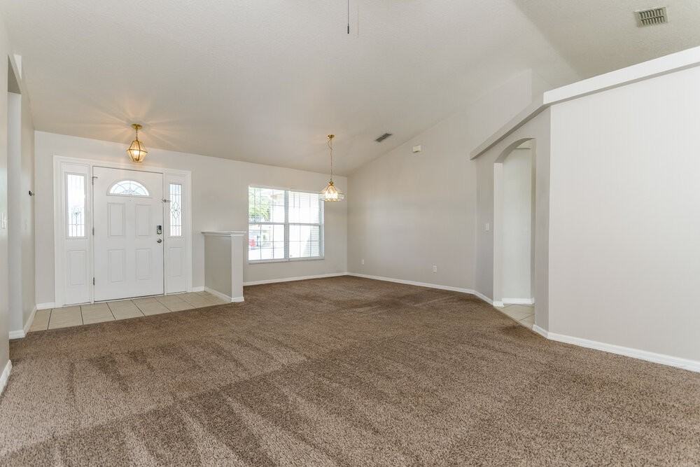 9615 Saragossa St - Photo 4 of 16