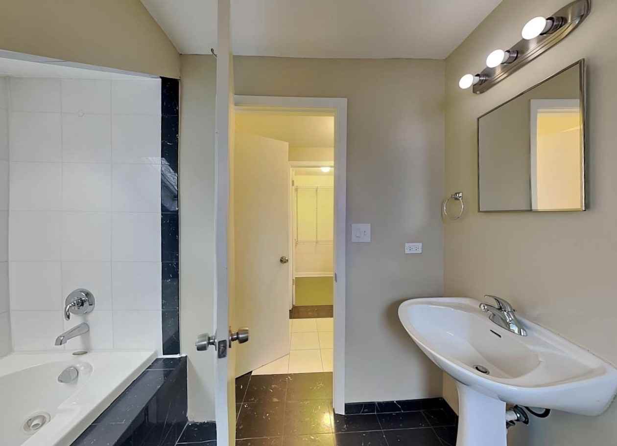 2729 Wesley Avenue #76 - Photo 6 of 8