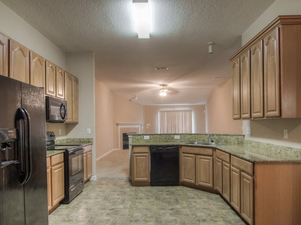 13904 Fish Eagle Dr E - Photo 4 of 15