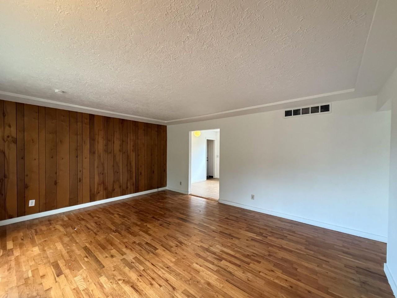 426 N Skidmore St - Photo 7 of 20