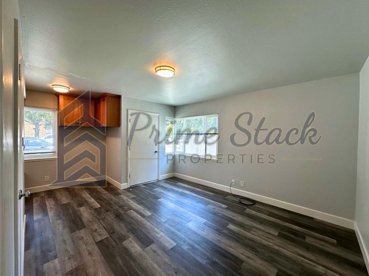 120 Asbury St - Photo 4 of 16