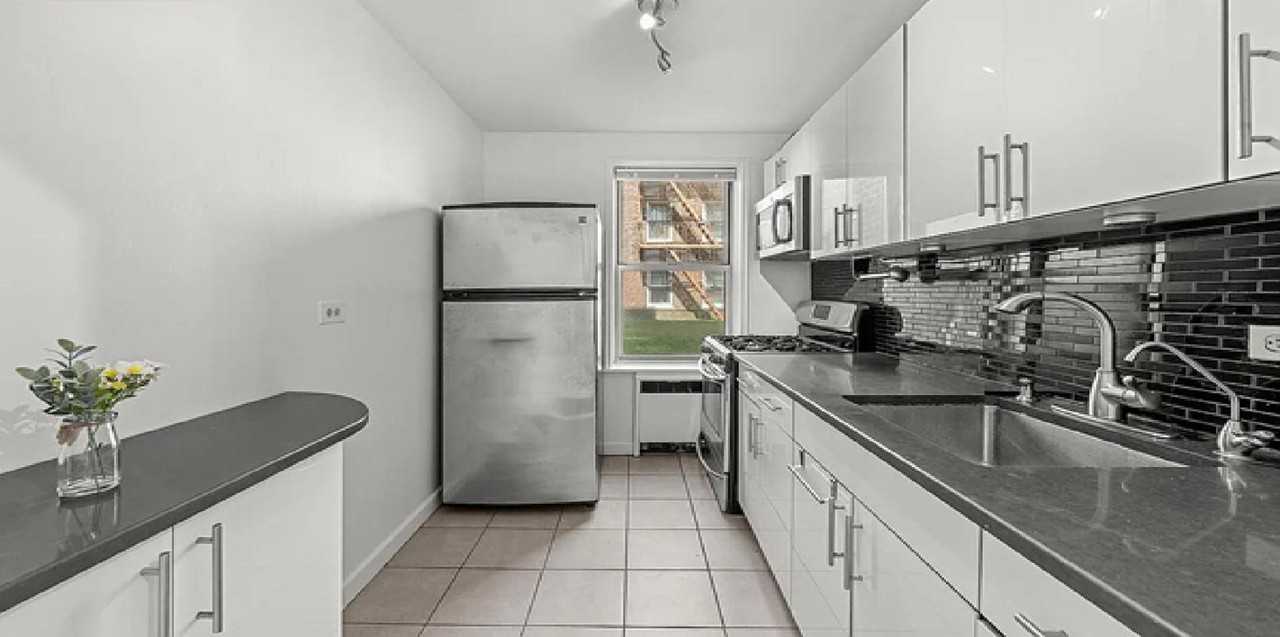 7281 113th St - Photo 3 of 7