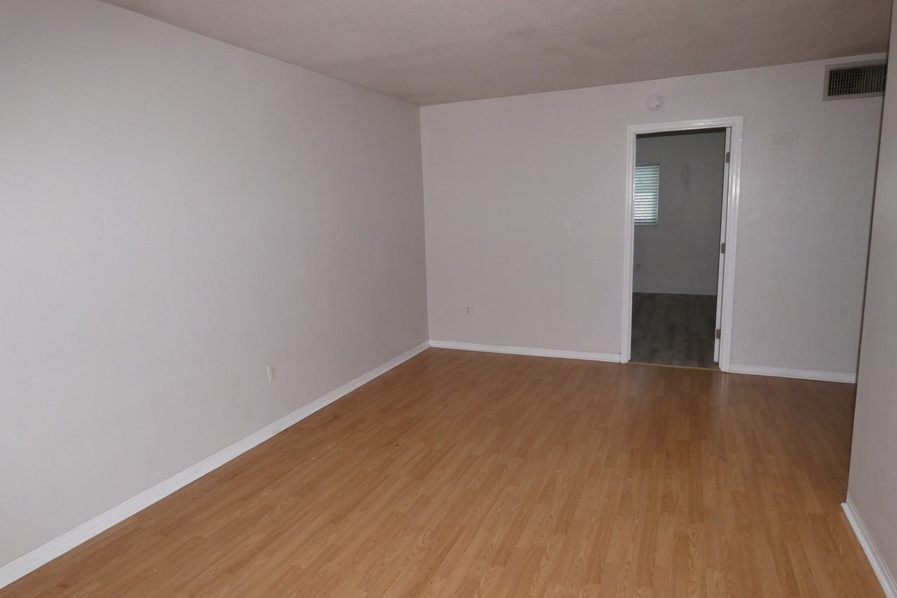 800 Tyrone Boulevard North #G-2 - Photo 2 of 9
