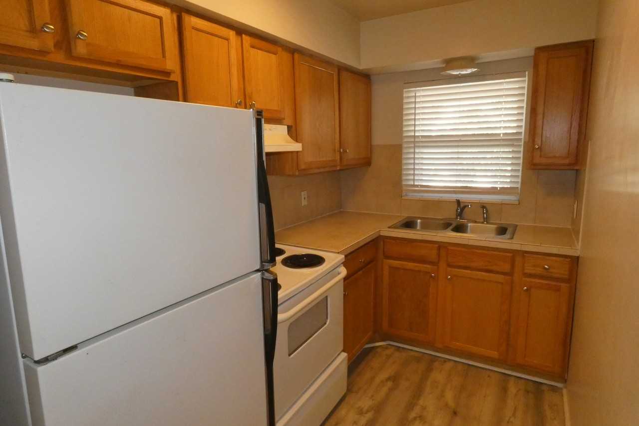 800 Tyrone Boulevard North #G-2 - Photo 4 of 9