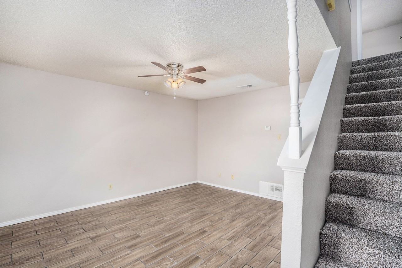 3301 Aurora St - Photo 4 of 24