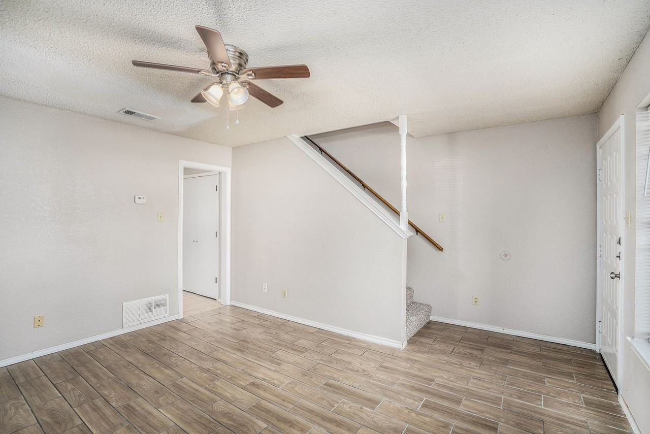 3301 Aurora St - Photo 5 of 24