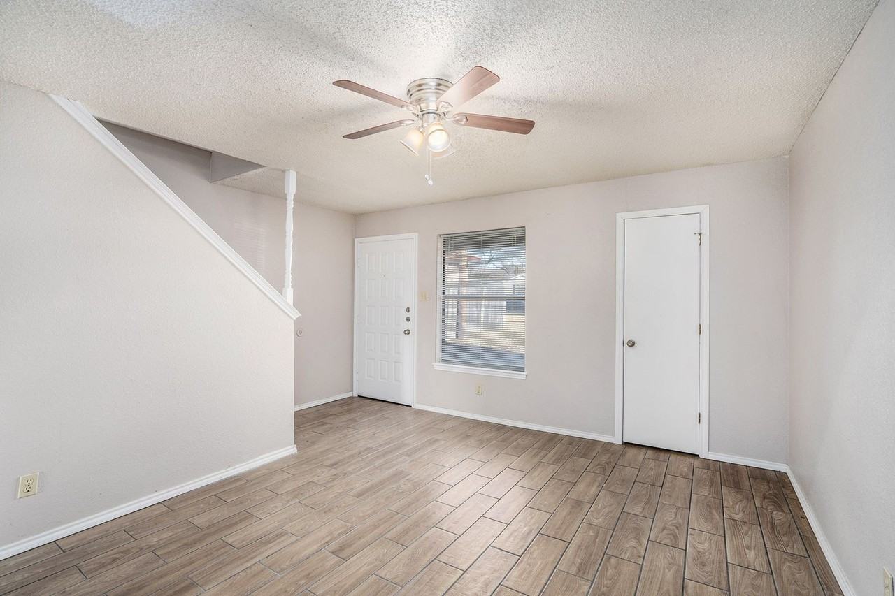 3301 Aurora St - Photo 6 of 24