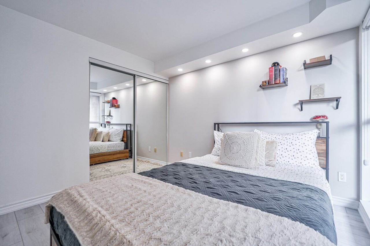 770 Bay St #1524056P - Photo 5 of 23