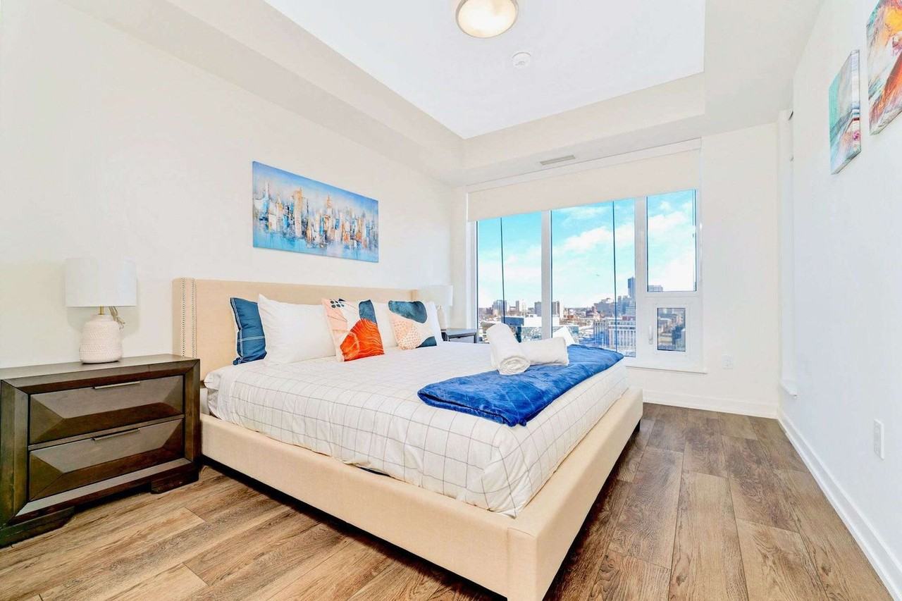 639 King St W #1244665P - Photo 4 of 24