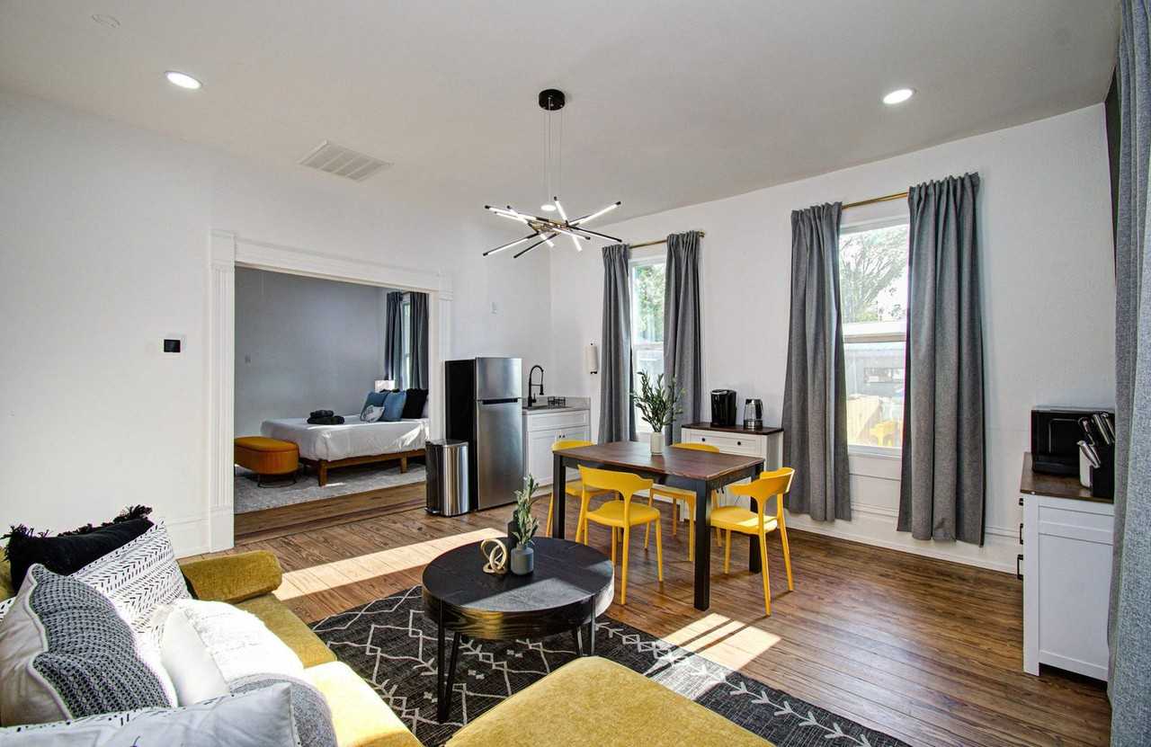 1811 Washington Ave #1539414P - Photo 2 of 21