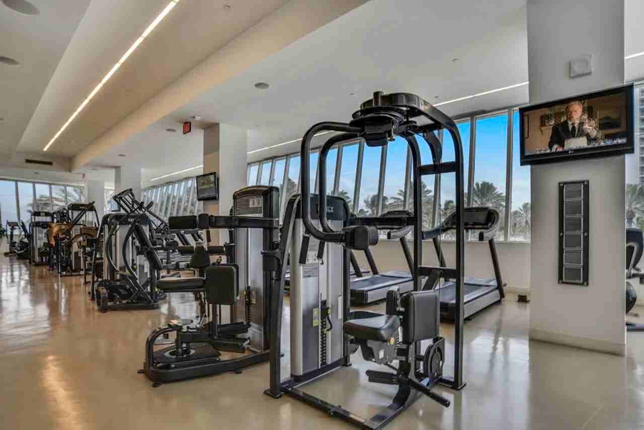 4440 Collins Ave #1540470P - Photo 4 of 20