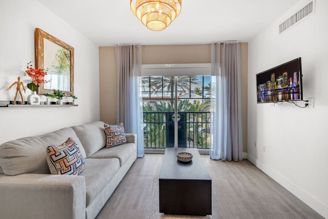 1052 Ocean Drive - Photo 3 of 14