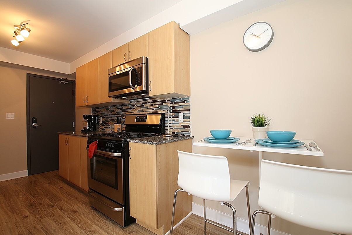 455 Green Ave - Photo 2 of 9