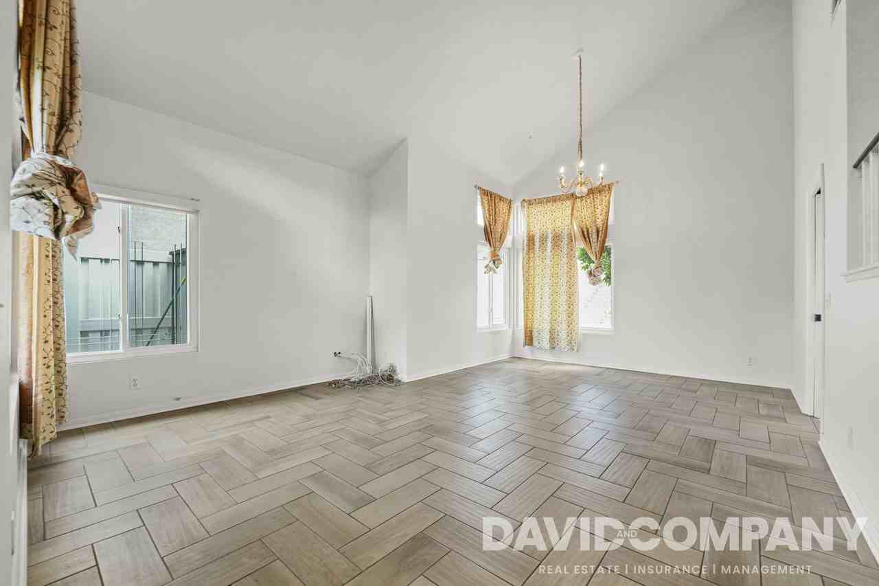 1258 Biltmore Cir #1 - Photo 6 of 30